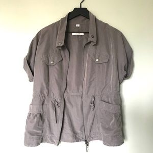 ❄️3 for $12 ❄️Grey, short sleeve, Loft jacket